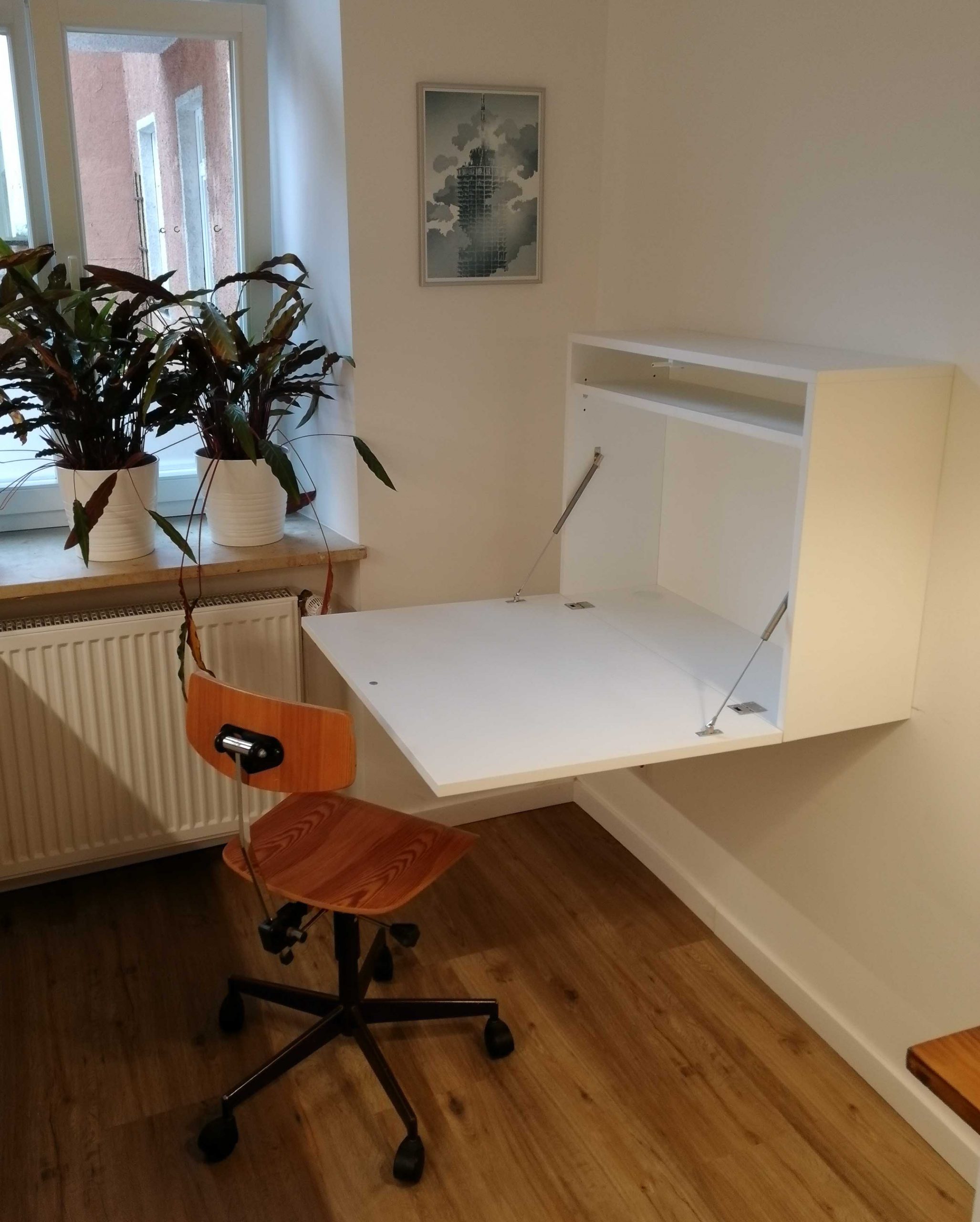 Wandsekretär als Arbeitsplatz im Homeoffice